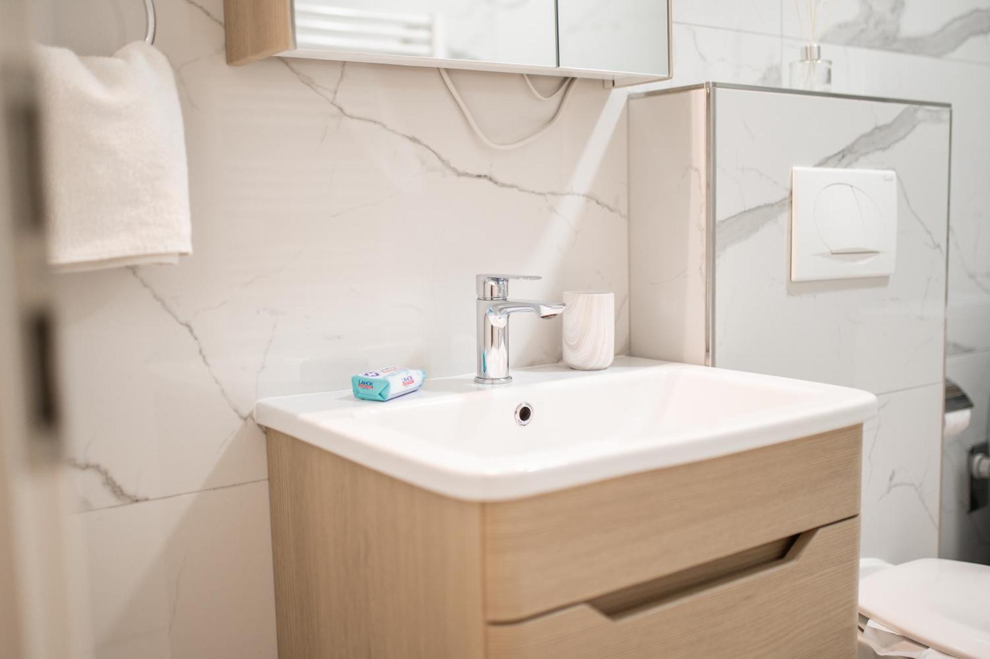 טוזלה Apartment Vila Idila מראה חיצוני תמונה